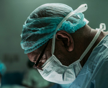 surgeon wearing mask